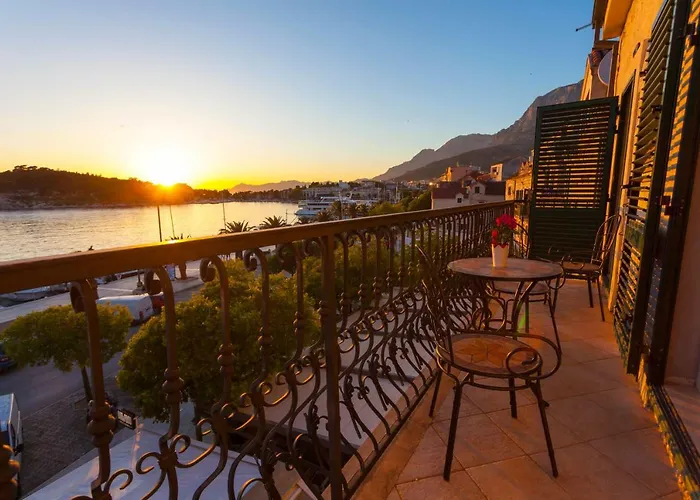 Penthouse Slavija 公寓 *